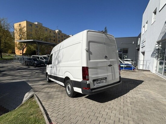 VOLKSWAGEN Crafter skříň 35 2,0 8AU FWD SR 130 kW_2