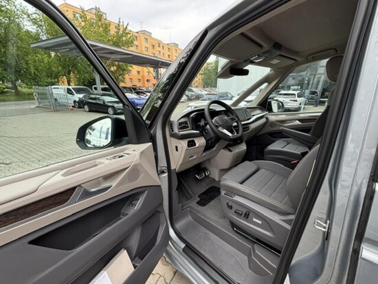 VOLKSWAGEN Akční Multivan Long Style 1,5TSI PHEV 4M 130 kW 6 DSG Plug-in hybrid_3