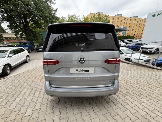 VOLKSWAGEN Akční Multivan Long Style 1,5TSI PHEV 4M 130 kW 6 DSG Plug-in hybrid_5