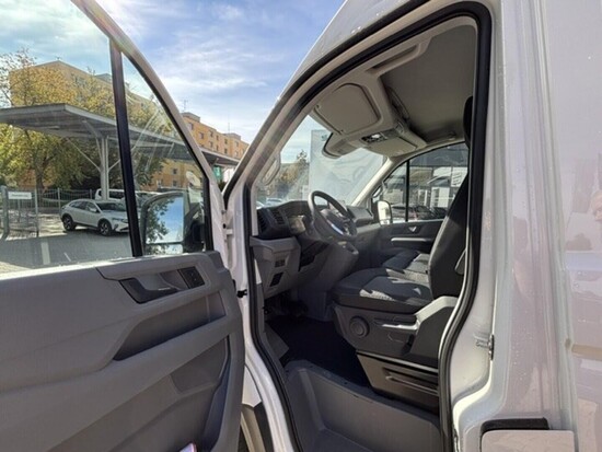 VOLKSWAGEN Crafter skříň 35 103kW 8AU FWD SR 103 kW_3