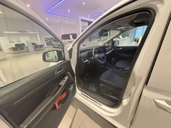 VOLKSWAGEN Akční Caddy Maxi Style 1,5 TSI PHEV 85 kW_3