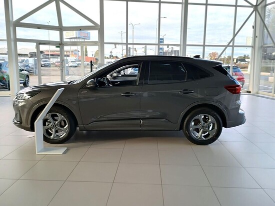 FORD Kuga ST-LINE 1,5 EcoBoost 137 kW_2