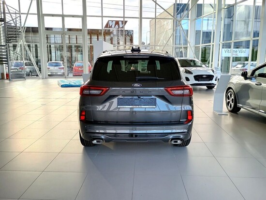 FORD Kuga ST-LINE 1,5 EcoBoost 137 kW_4