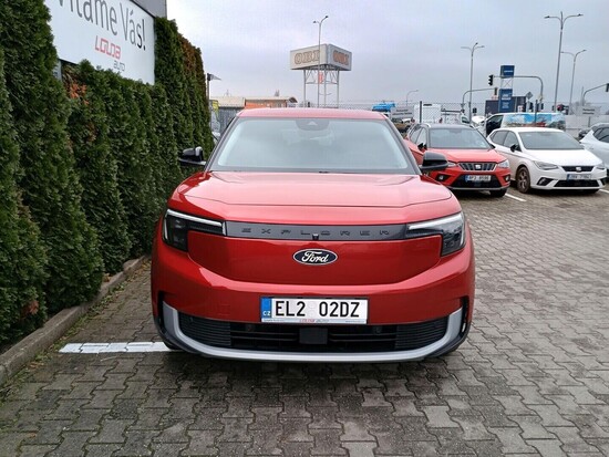 FORD Elektrický Explorer AWD Premium 79 kWh 250 kW_1