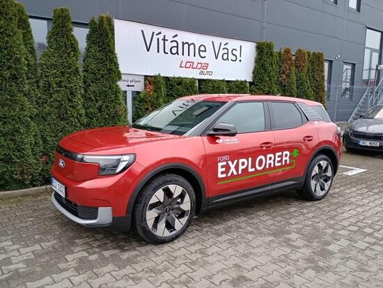 FORD Elektrický Explorer AWD Premium 79 kWh 250 kW_2