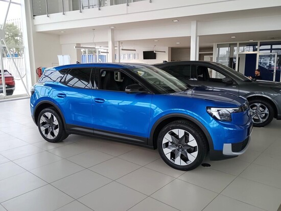 FORD Elektrický Explorer AWD Premium 79 kWh 250 kW_2