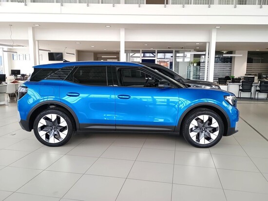 FORD Elektrický Explorer AWD Premium 79 kWh 250 kW_3