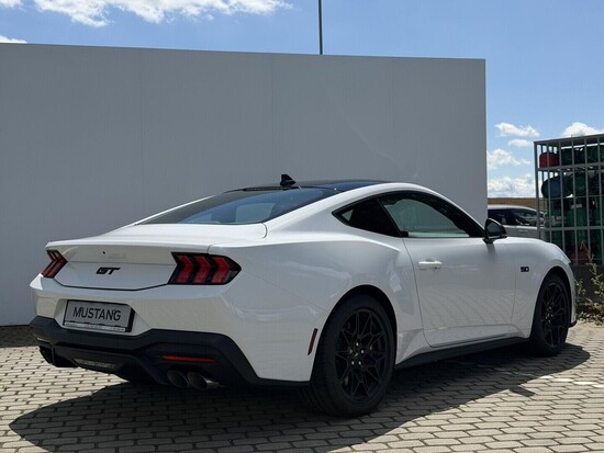 FORD Mustang Fastback 5.0 Ti-VCT V8 GT 328 kW_3