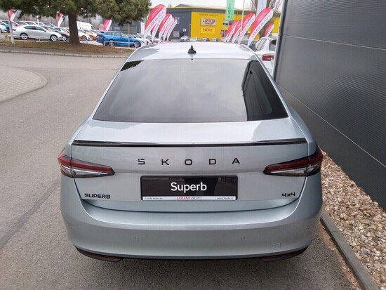 ŠKODA Superb Sportline 2,0 TSI 195 kW_3