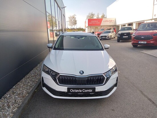 ŠKODA Octavia Combi Selection 2,0 TDI 110 kW_4