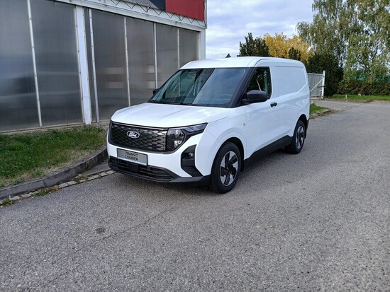 FORD Transit Courier Van Trend L1, Van, 43 kWh Elektromotor (100 kW/136 k), automatická, přední pohon_1