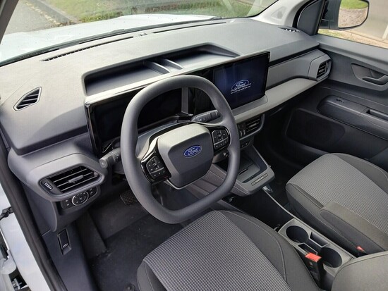 FORD Transit Courier Van Trend L1, Van, 43 kWh Elektromotor (100 kW/136 k), automatická, přední pohon_5