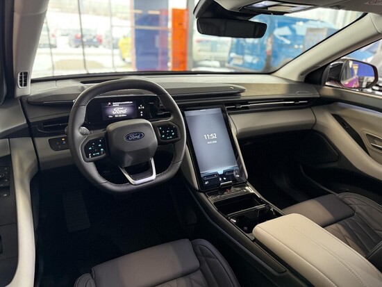 FORD Elektrický Explorer Premium, 79 kWh prodloužený dojezd (250 kW/340 k) _3