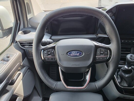 FORD Tourneo Custom TITANIUM L2 2,0 EcoBlue 150 k  110 kW_5