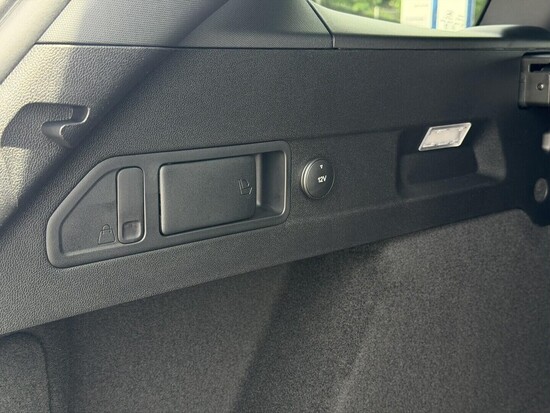 FORD Focus Kombi ST-Line X 1,0 EcoBoost Hybrid (mHEV) 114 kW_3