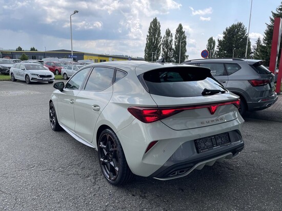 CUPRA Leon 1.5 eTSI 150k   110 kW_3