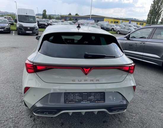 CUPRA Leon 1.5 eTSI 150k   110 kW_4