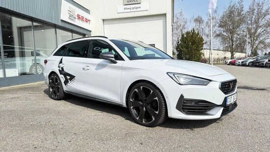 CUPRA Leon SP VZ 2.0 TSI 4WD 228 kW_3