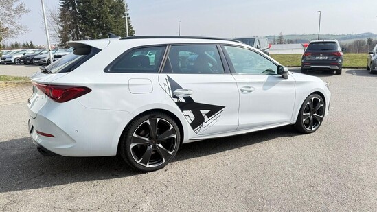 CUPRA Leon SP VZ 2.0 TSI 4WD 228 kW_4