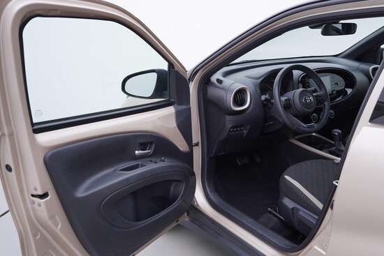 TOYOTA AYGO X Style 1.0  53 kW automat, DPH_4