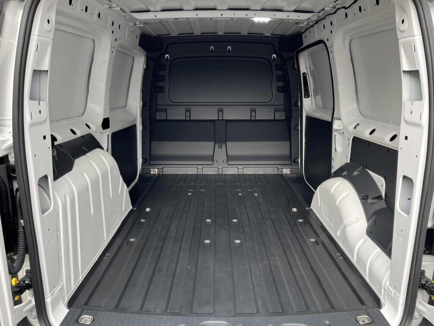 O119V05413_32.webp_CADDY  2.0  75 kW manuál, DPH