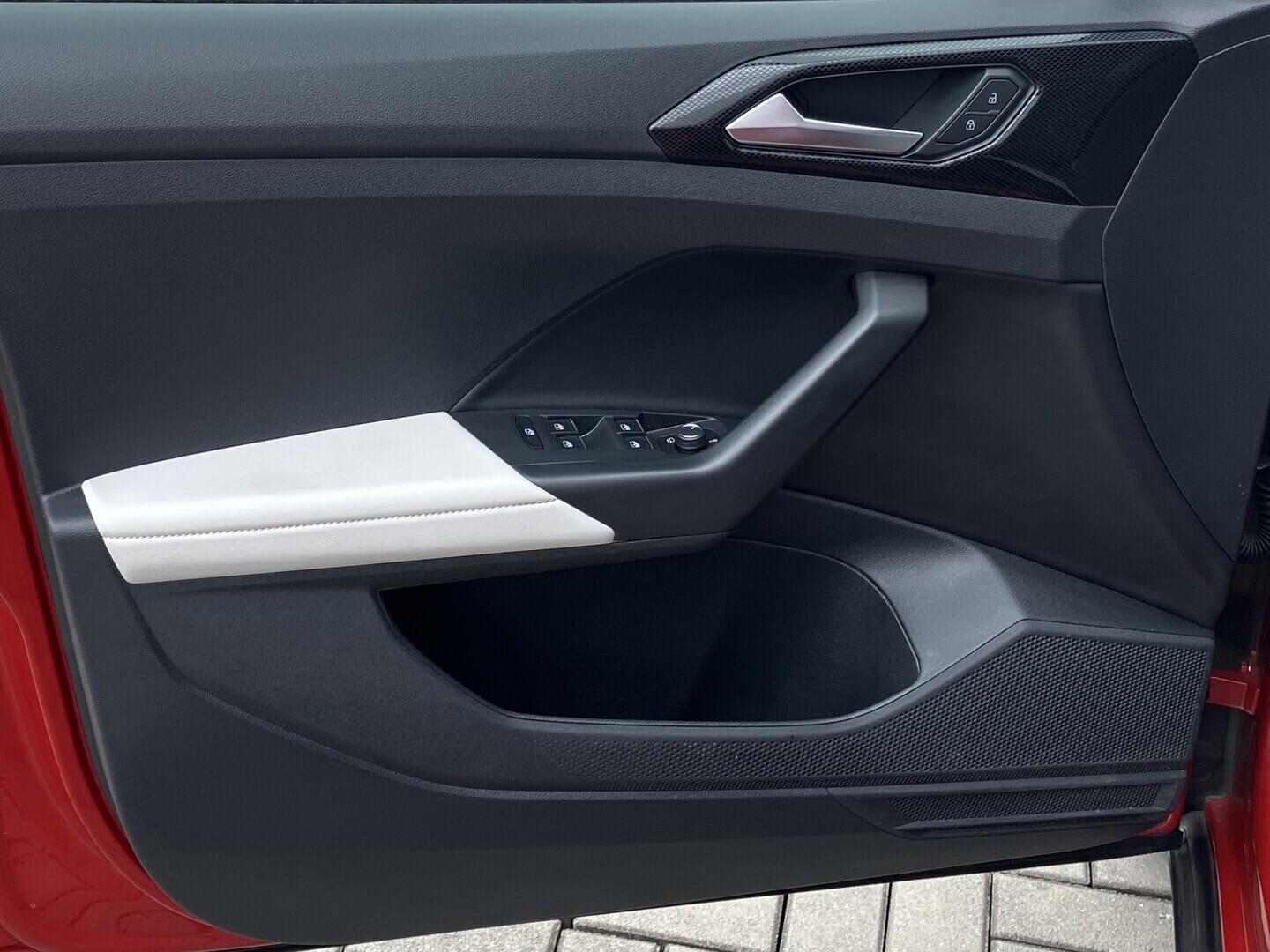 O119V06066_21.webp_T-CROSS Style 1.0 TSI 85 kW automat, DPH