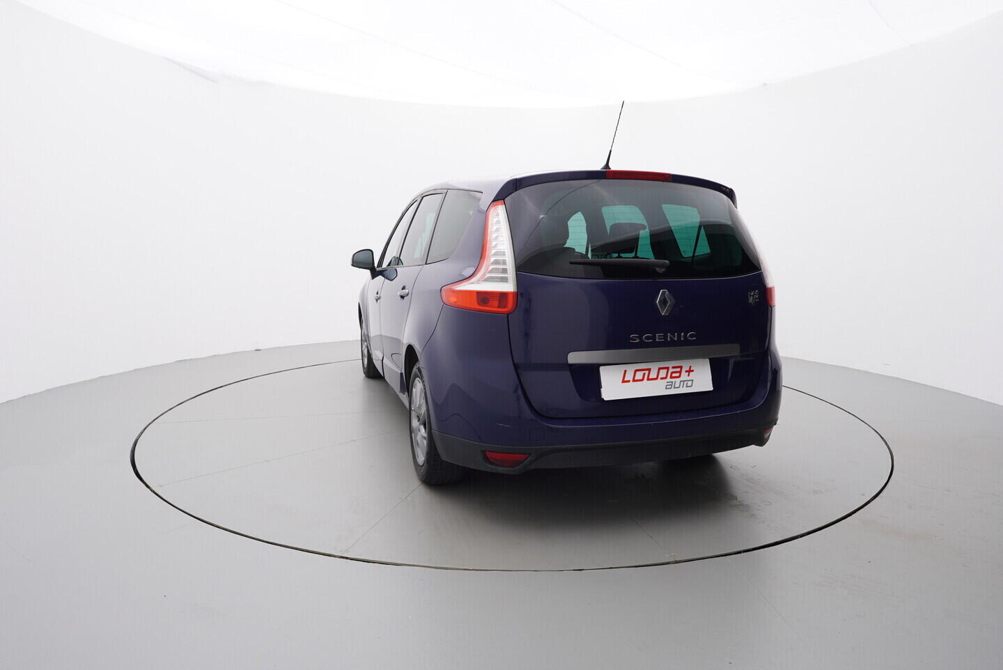 O119V06385_13.webp_GRAND SCÉNIC  1.6  81 kW manuál