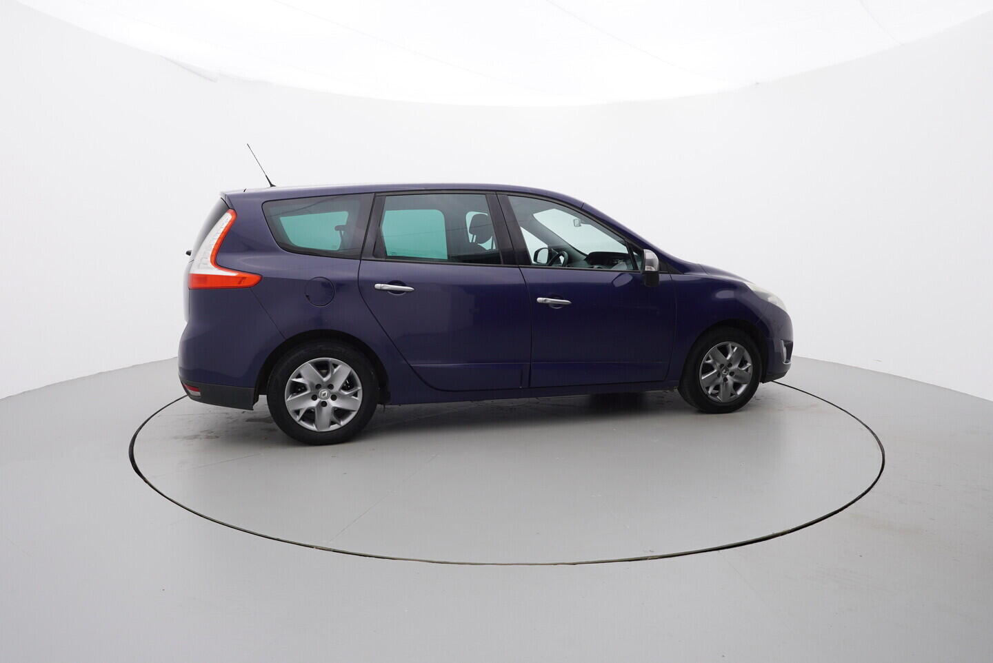 O119V06385_15.webp_GRAND SCÉNIC  1.6  81 kW manuál