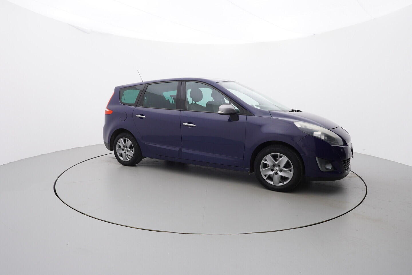 O119V06385_16.webp_GRAND SCÉNIC  1.6  81 kW manuál