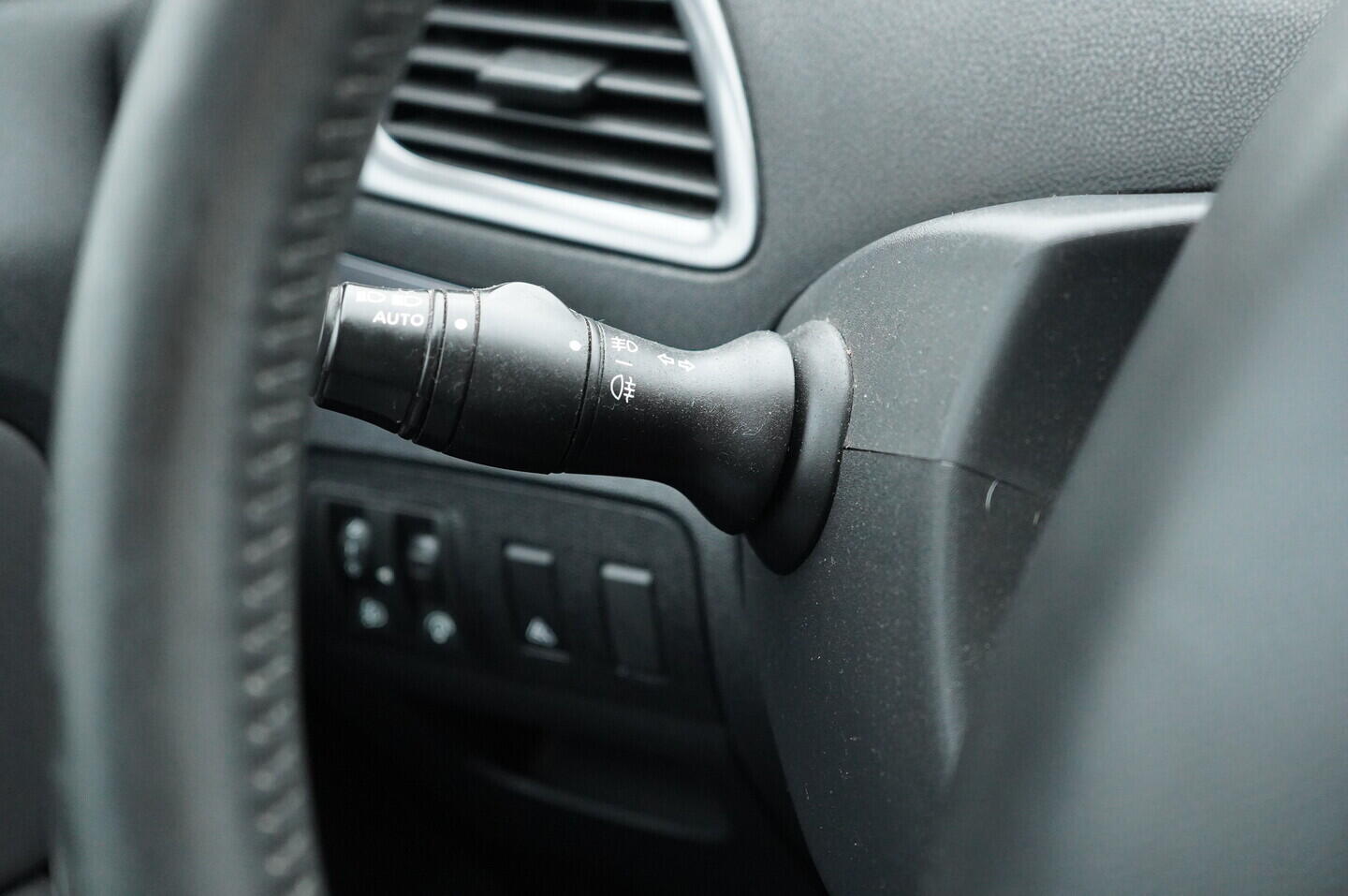 O119V06385_23.webp_GRAND SCÉNIC  1.6  81 kW manuál