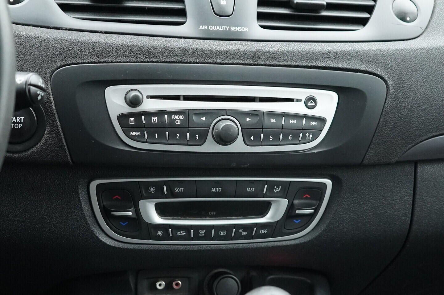 O119V06385_28.webp_GRAND SCÉNIC  1.6  81 kW manuál