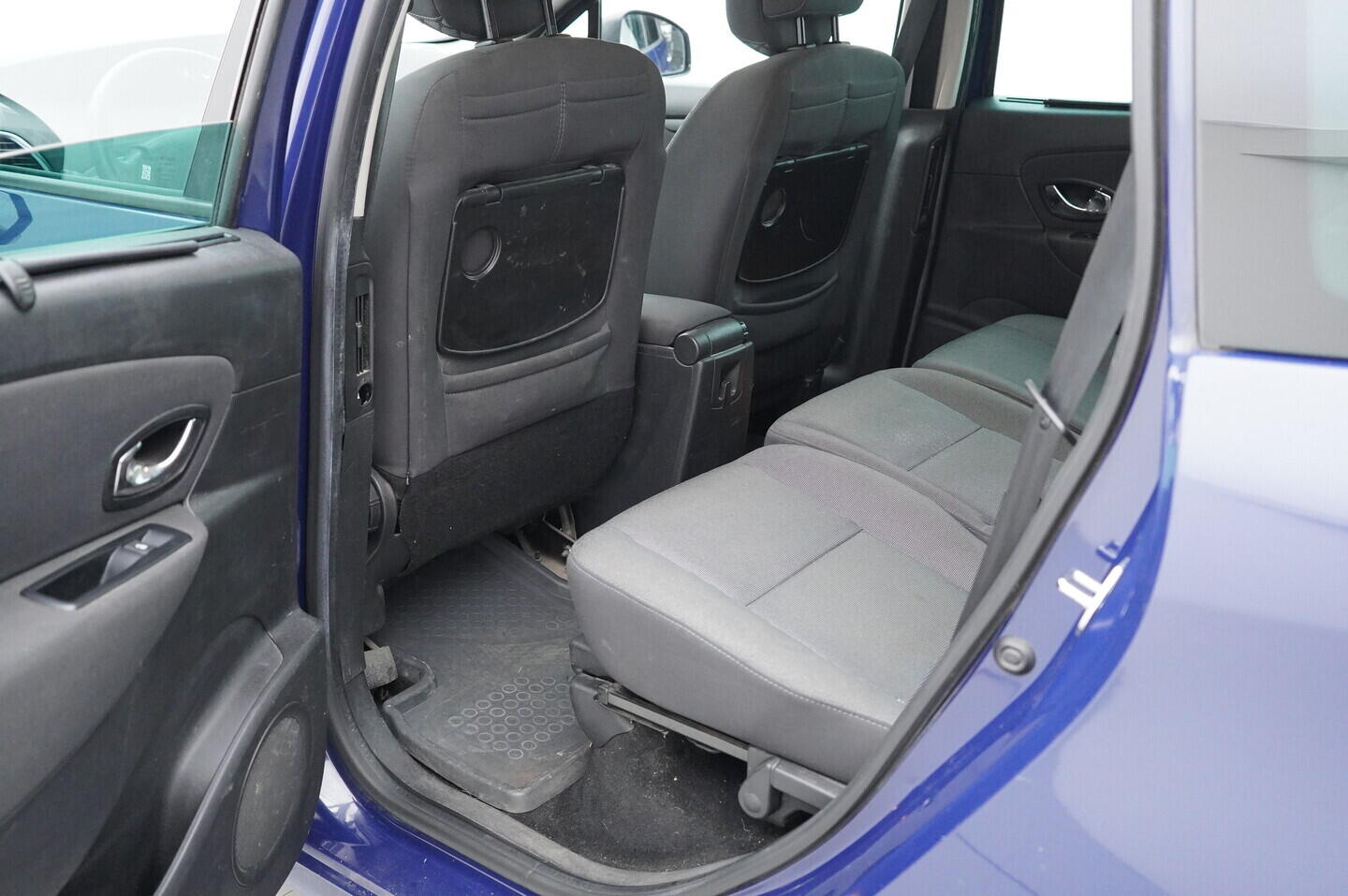 O119V06385_31.webp_GRAND SCÉNIC  1.6  81 kW manuál