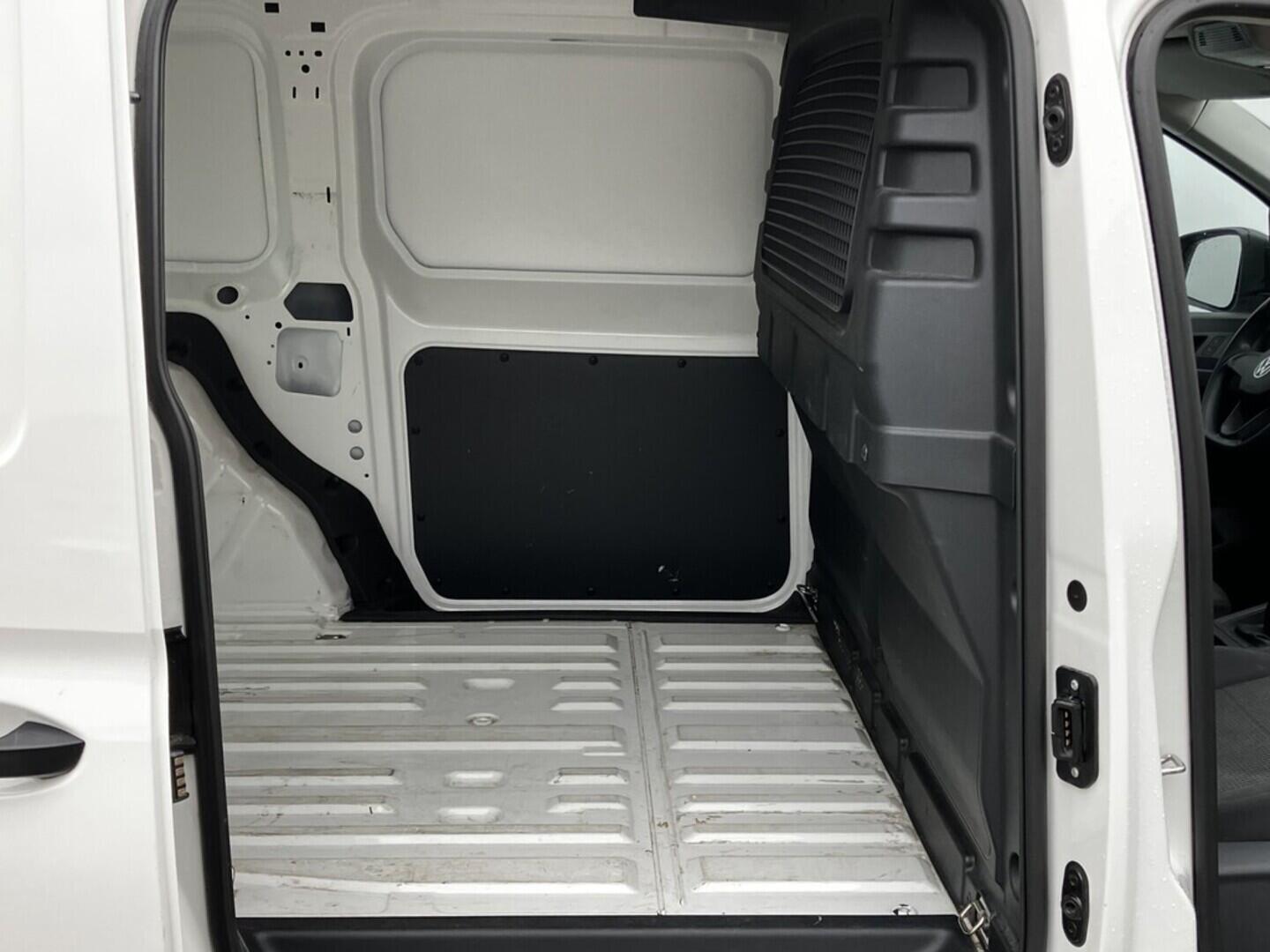 O119V06470_30.webp_CADDY MAXI - SKŘÍŇOVÝ VŮZ  2.0 TDI 75 kW manuál, DPH