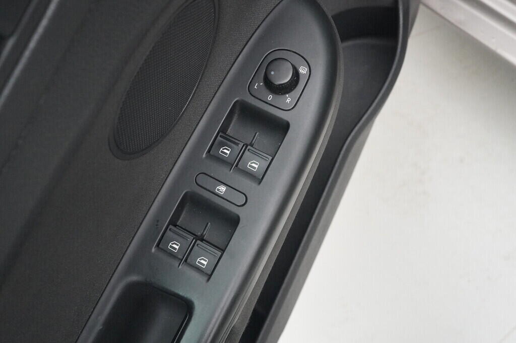 O119V06566_20.webp_GOLF PLUS Trendline 1.6 TDI 77 kW manuál
