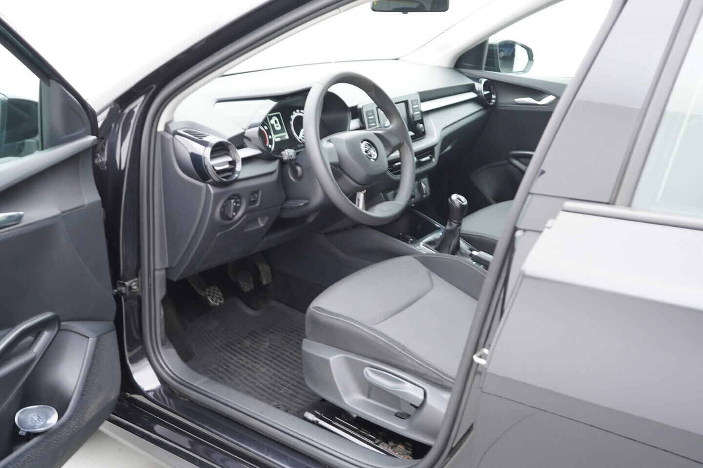 O119V06653_18.webp_FABIA Ambition 1.0 TSI 70 kW manuál