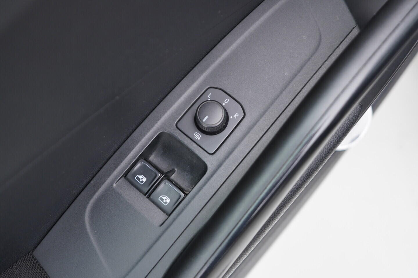 O119V06653_20.webp_FABIA Ambition 1.0 TSI 70 kW manuál