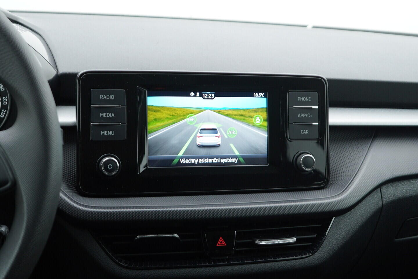 O119V06653_29.webp_FABIA Ambition 1.0 TSI 70 kW manuál