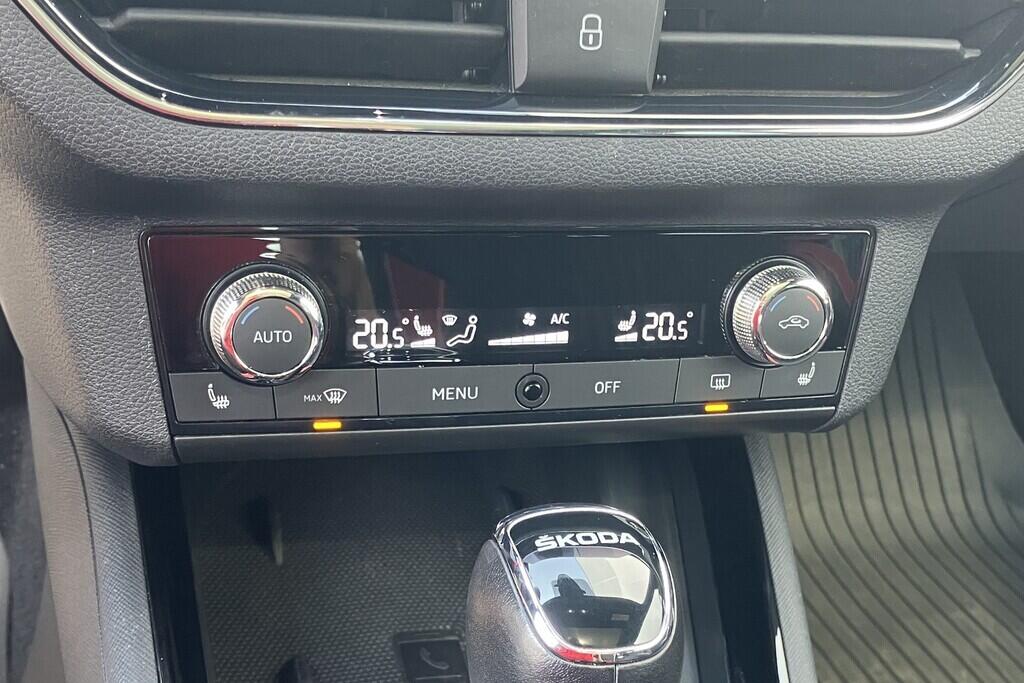 O119V06669_32.webp_KAMIQ Monte Carlo 1.5 TSI 110 kW automat