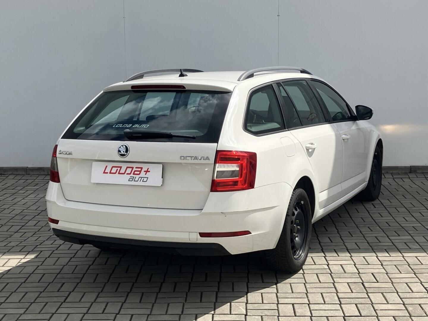 O119V06676_11.webp_OCTAVIA Ambition 2.0 TDI 110 kW manuál, DPH