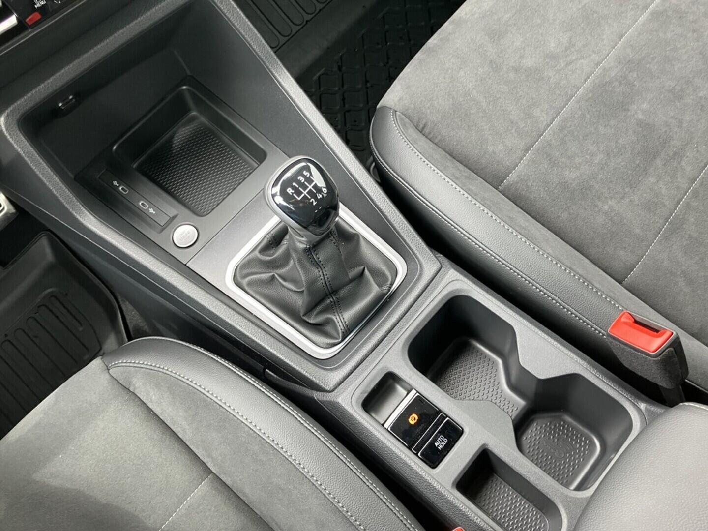 O119V06691_32.webp_CADDY STYLE 1.5 TSI 85 kW manuál