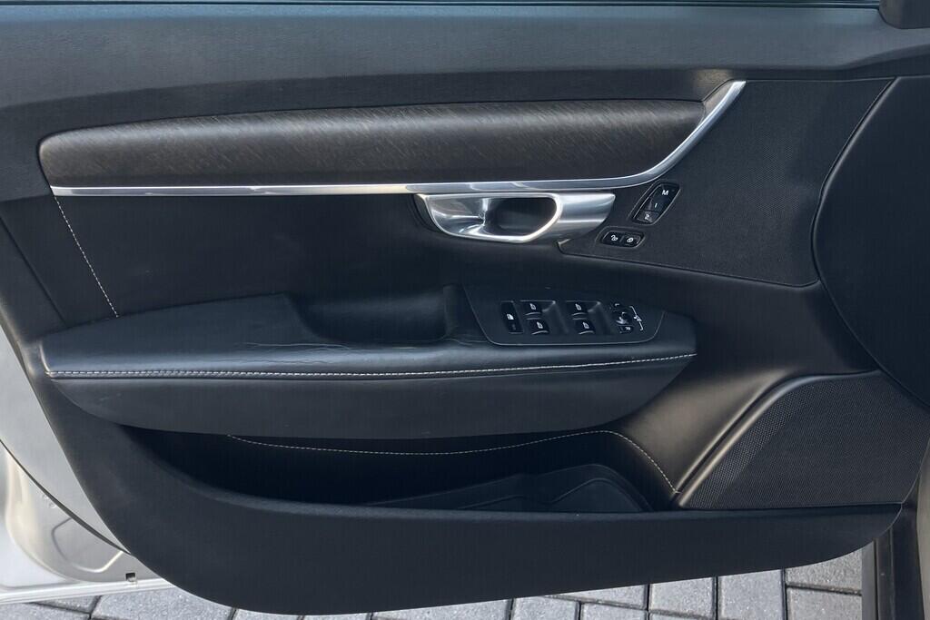 O119V06693_21.webp_V90 Cross Country 2.0  173 kW automat, DPH