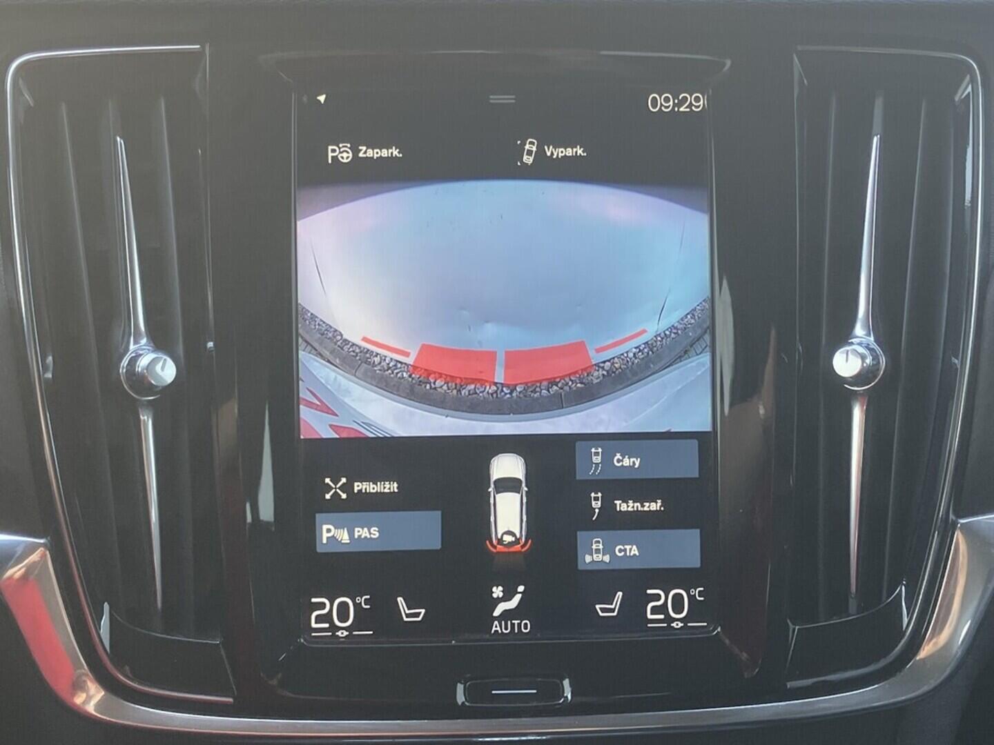 O119V06693_29.webp_V90 Cross Country 2.0  173 kW automat, DPH