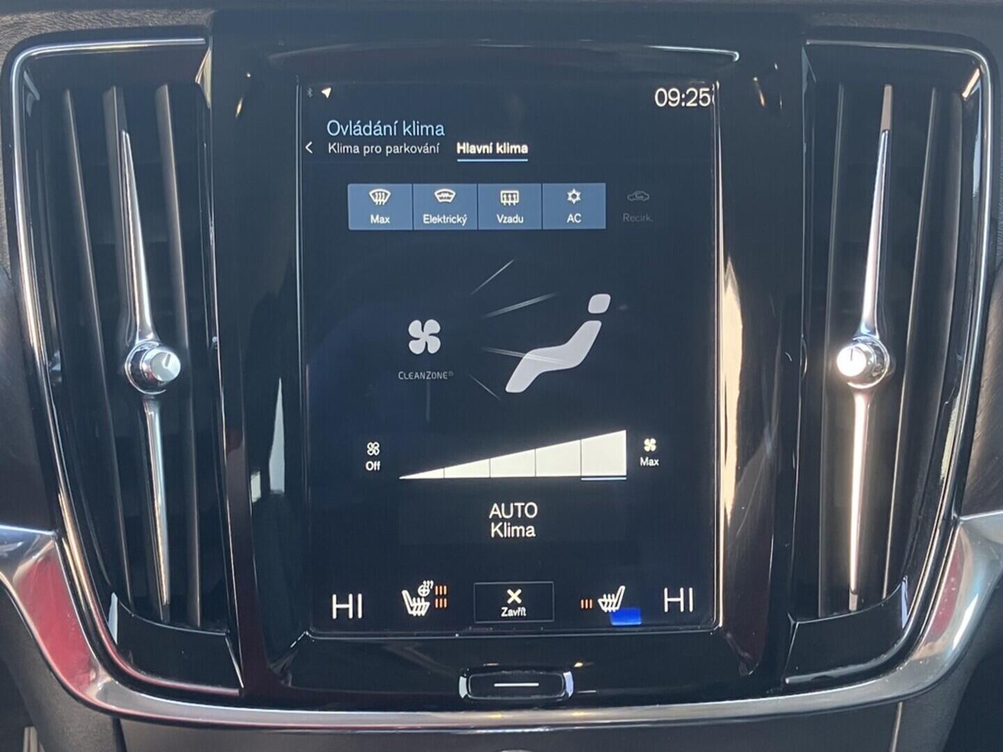 O119V06693_30.webp_V90 Cross Country 2.0  173 kW automat, DPH