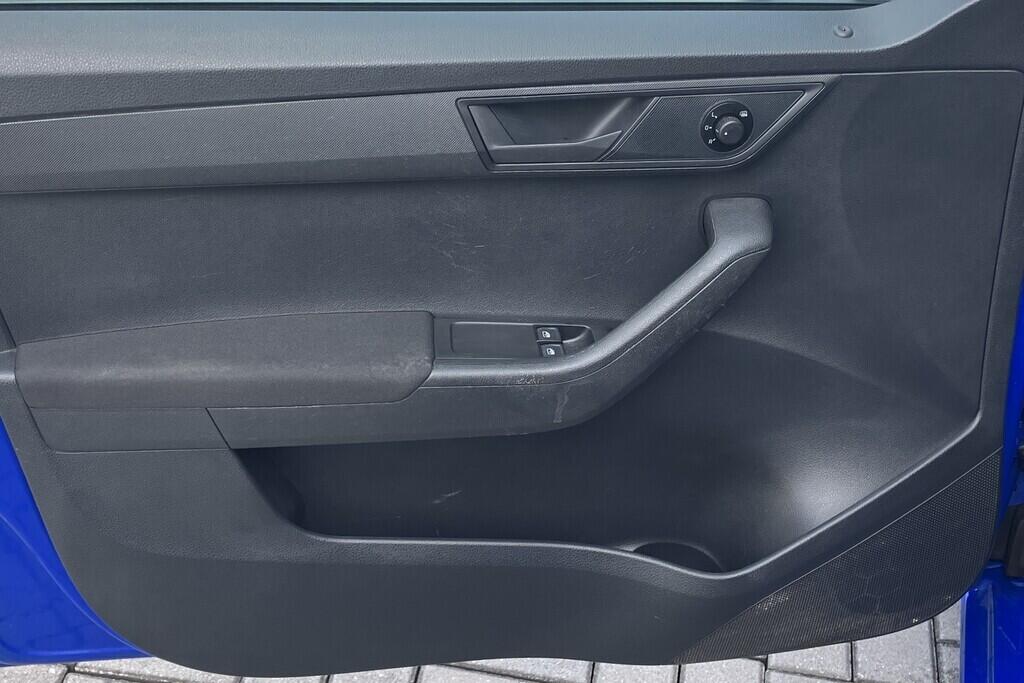 O119V06737_21.webp_FABIA Active 1.0 TSI 70 kW manuál, DPH
