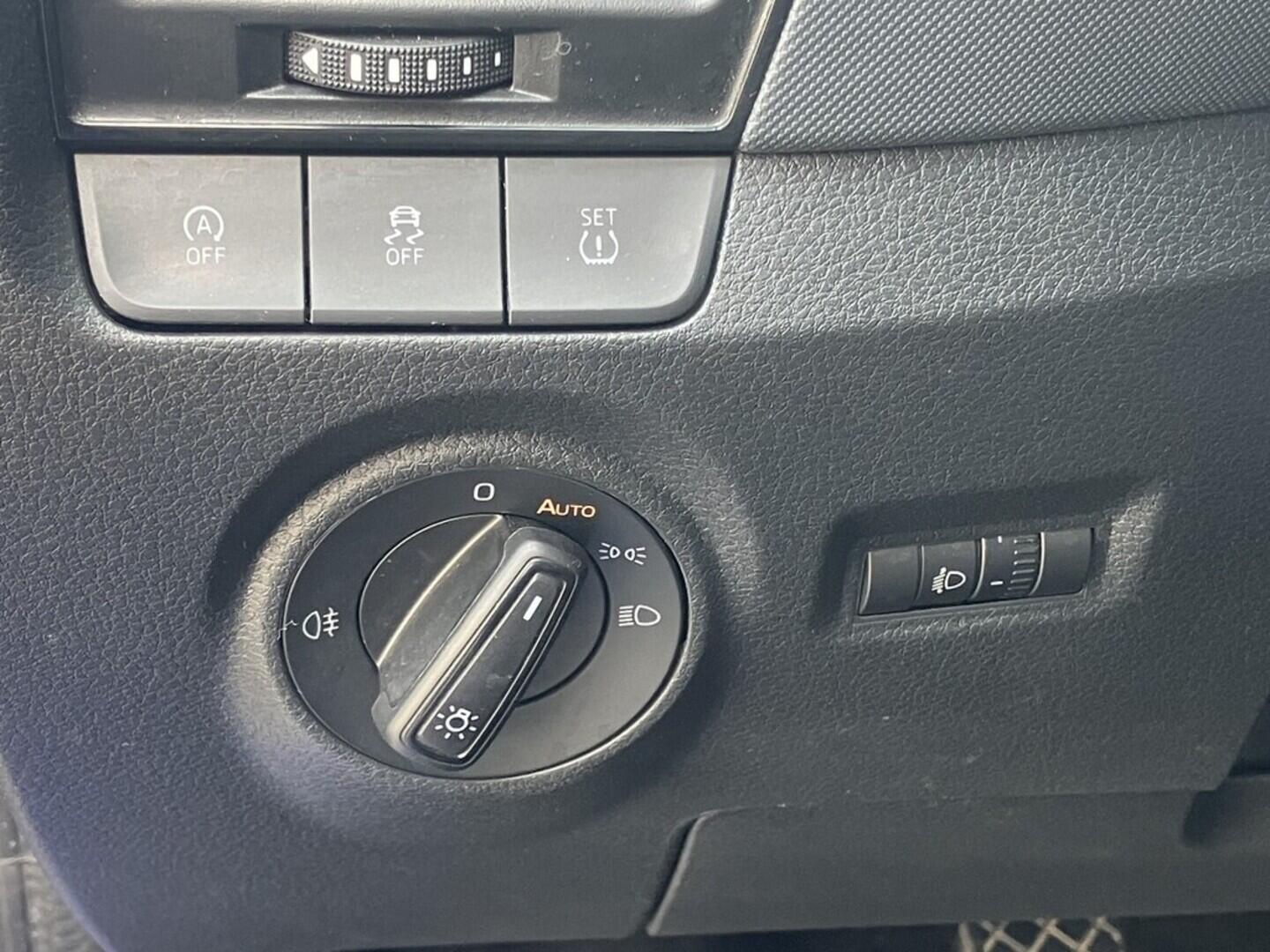 O119V06737_22.webp_FABIA Active 1.0 TSI 70 kW manuál, DPH