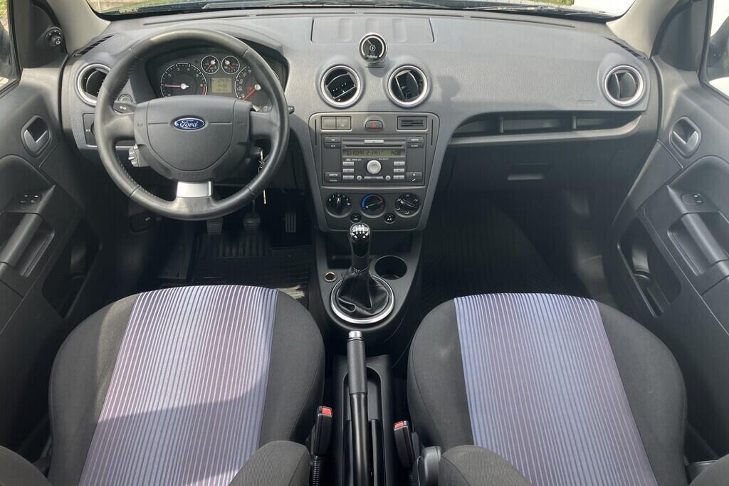 O119V06739_18.webp_FUSION Comfort 1.4  59 kW manuál