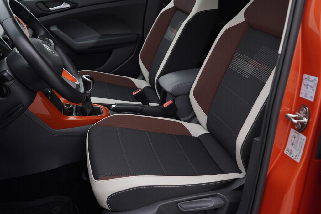 O119V06746_23.webp_T-CROSS Style 1.0 TSI 85 kW manuál