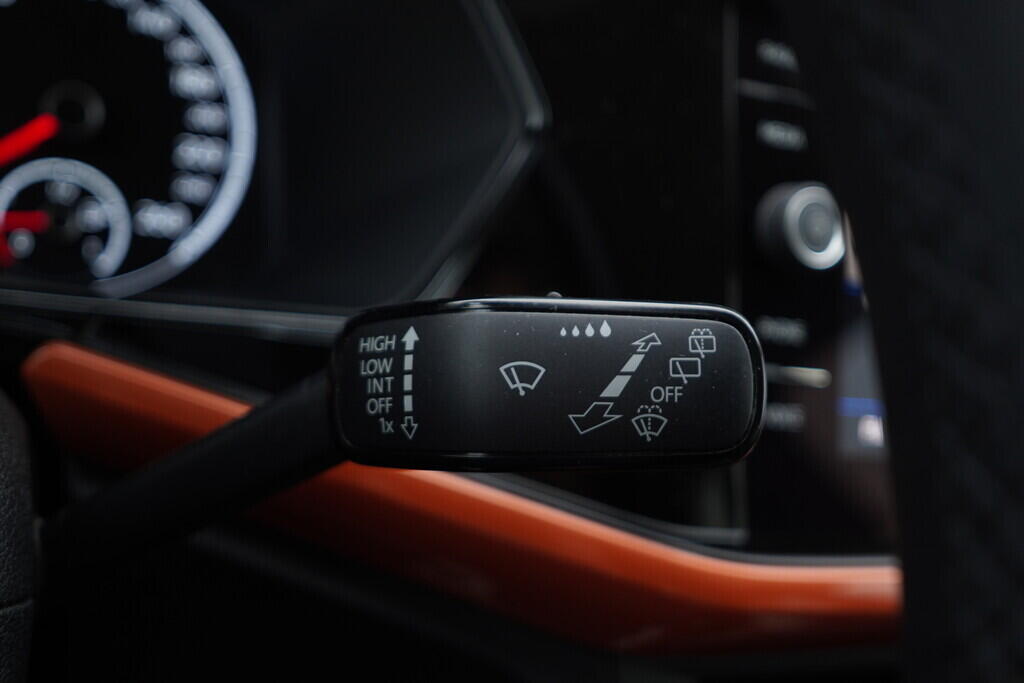 O119V06746_25.webp_T-CROSS Style 1.0 TSI 85 kW manuál