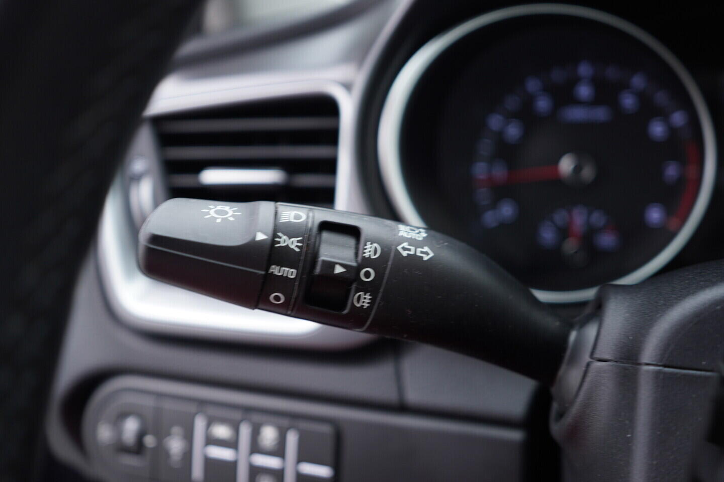 O119V06754_23.webp_CEED Fresh 1.5  118 kW manuál, DPH