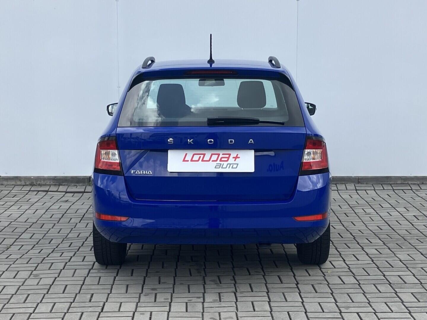 O119V06755_17.webp_FABIA Active 1.0 TSI 70 kW manuál, DPH